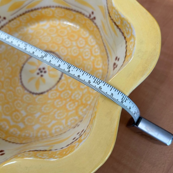 temptations bakeware presentable ovenware old world yellow Tara lg serving bowl - Picture 5 of 6